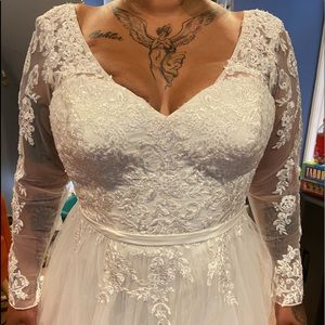 Vintage Ivory Sheer Long Sleeve Wedding Dress